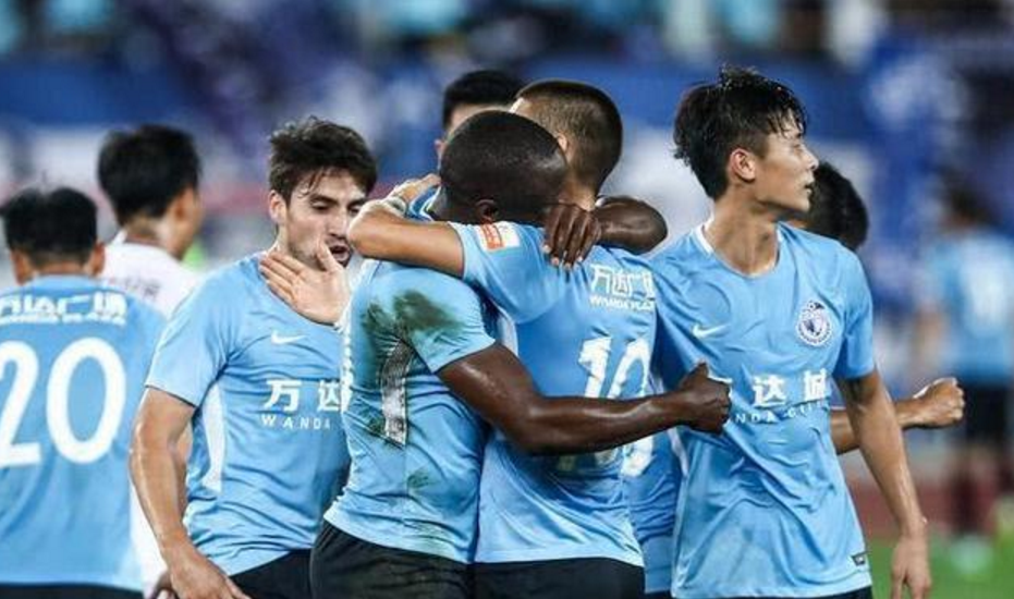 九州娱乐-包含大连一方惨遭横扫，保级形势依旧严峻的词条