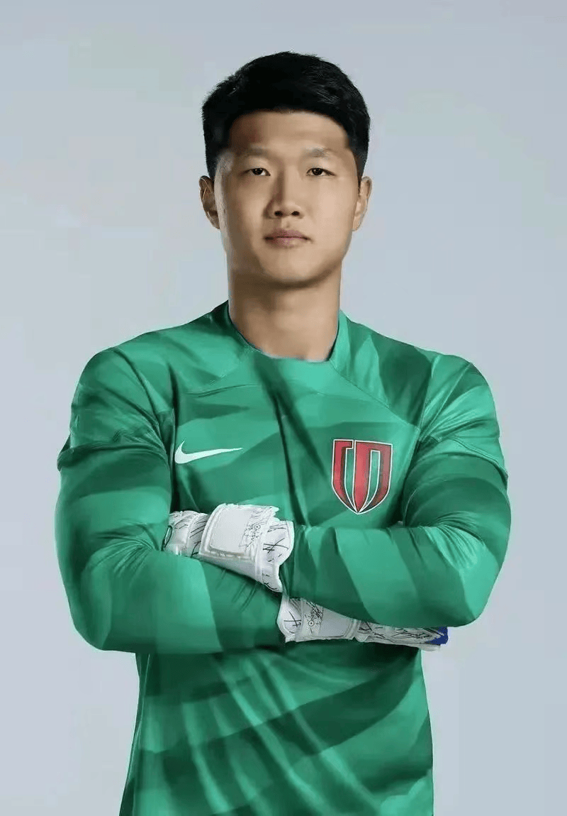 九州娱乐-足球学院选拔赛首次举办，新秀球员展现才华